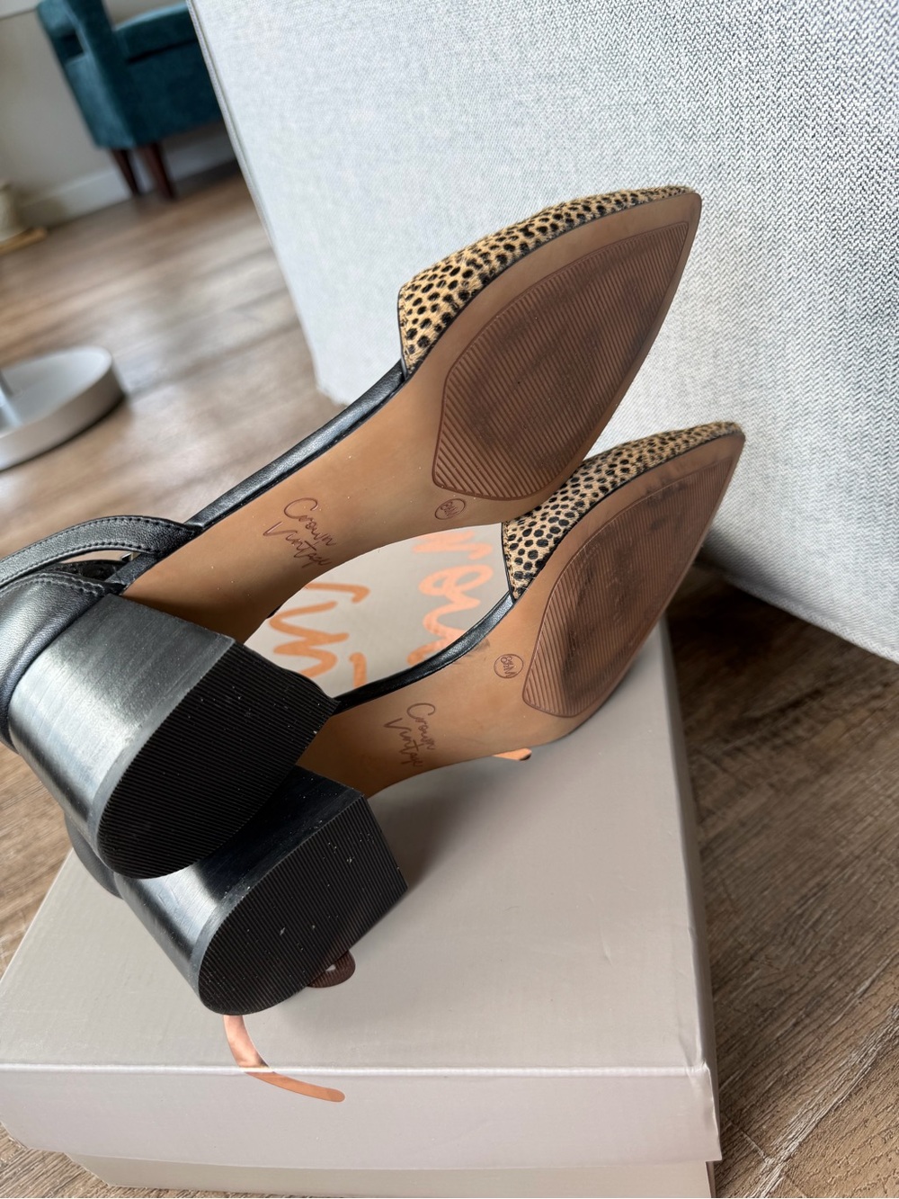 Crown Vintage Leopard-Print Pointed Toe Ankle-Strap Flats in Black and Tan - Picture 4 of 5